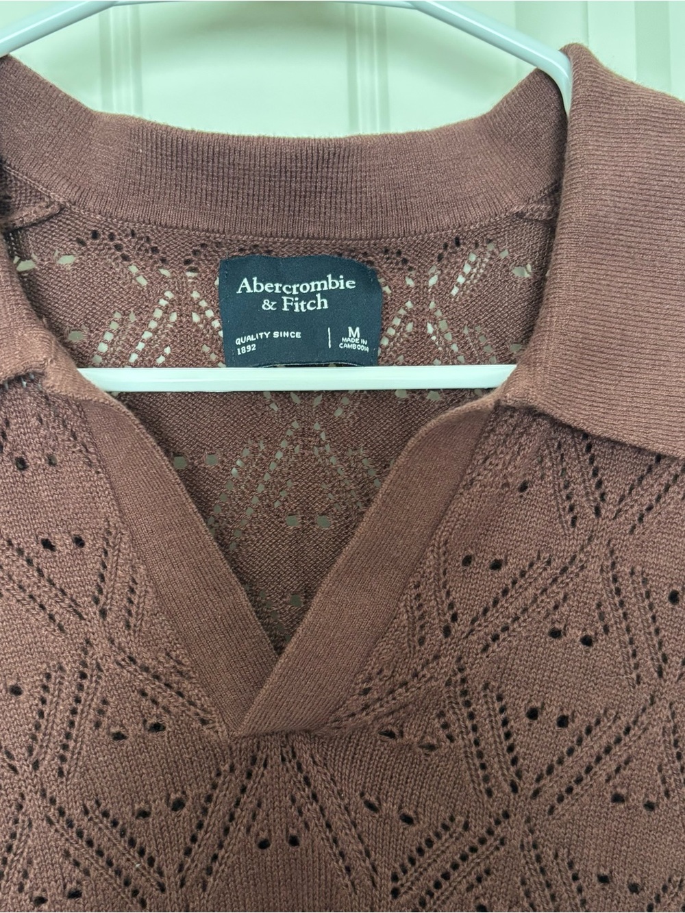 Abercrombie & Fitch Men's Short-Sleeve Open-Knit Polo in Deep Wine - Picture 5 of 7